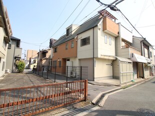 茨木市大手町３階建戸建の物件外観写真